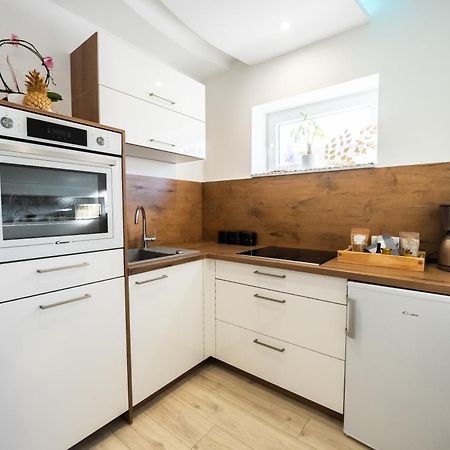 Luxe Apartments ليوتومير المظهر الخارجي الصورة