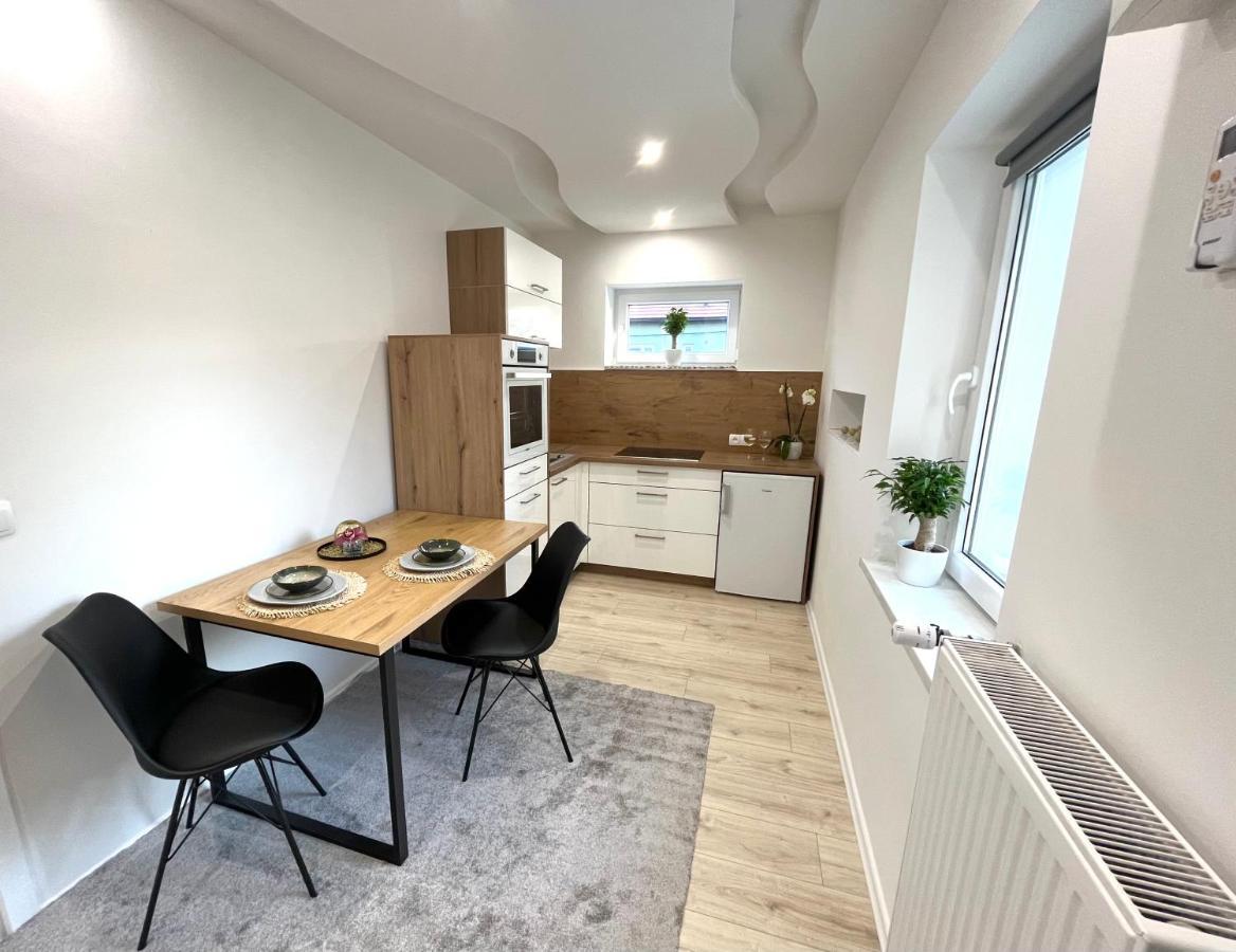 Luxe Apartments ليوتومير المظهر الخارجي الصورة