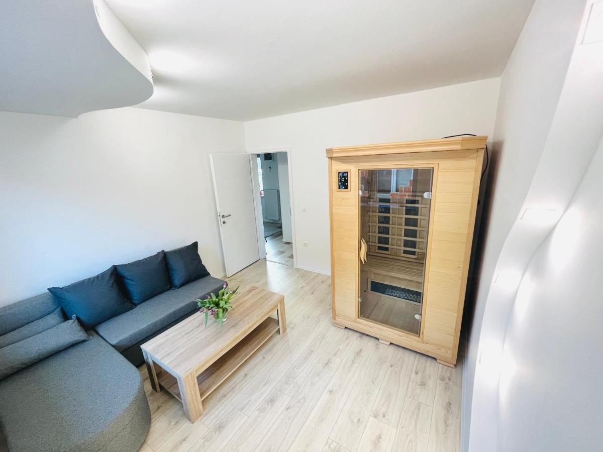 Luxe Apartments ليوتومير المظهر الخارجي الصورة