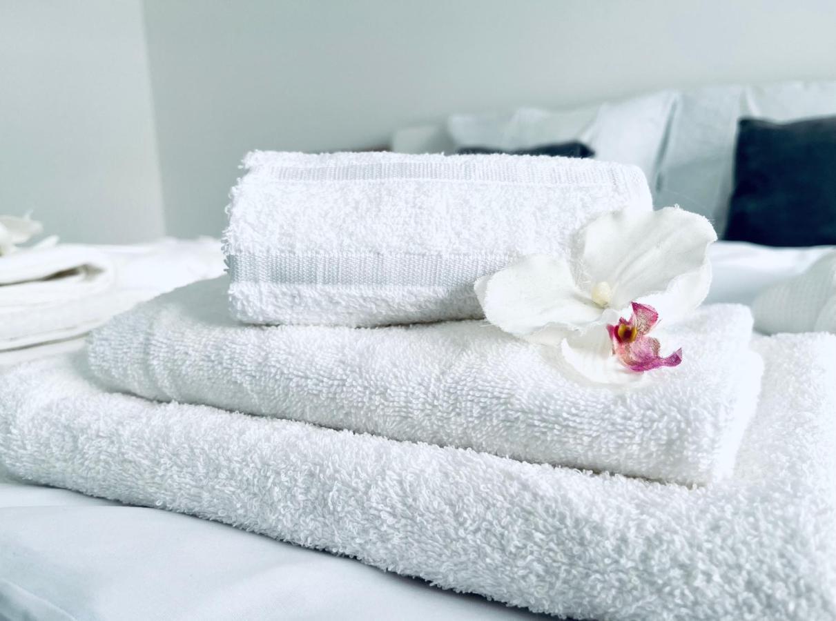 Luxe Apartments ليوتومير المظهر الخارجي الصورة