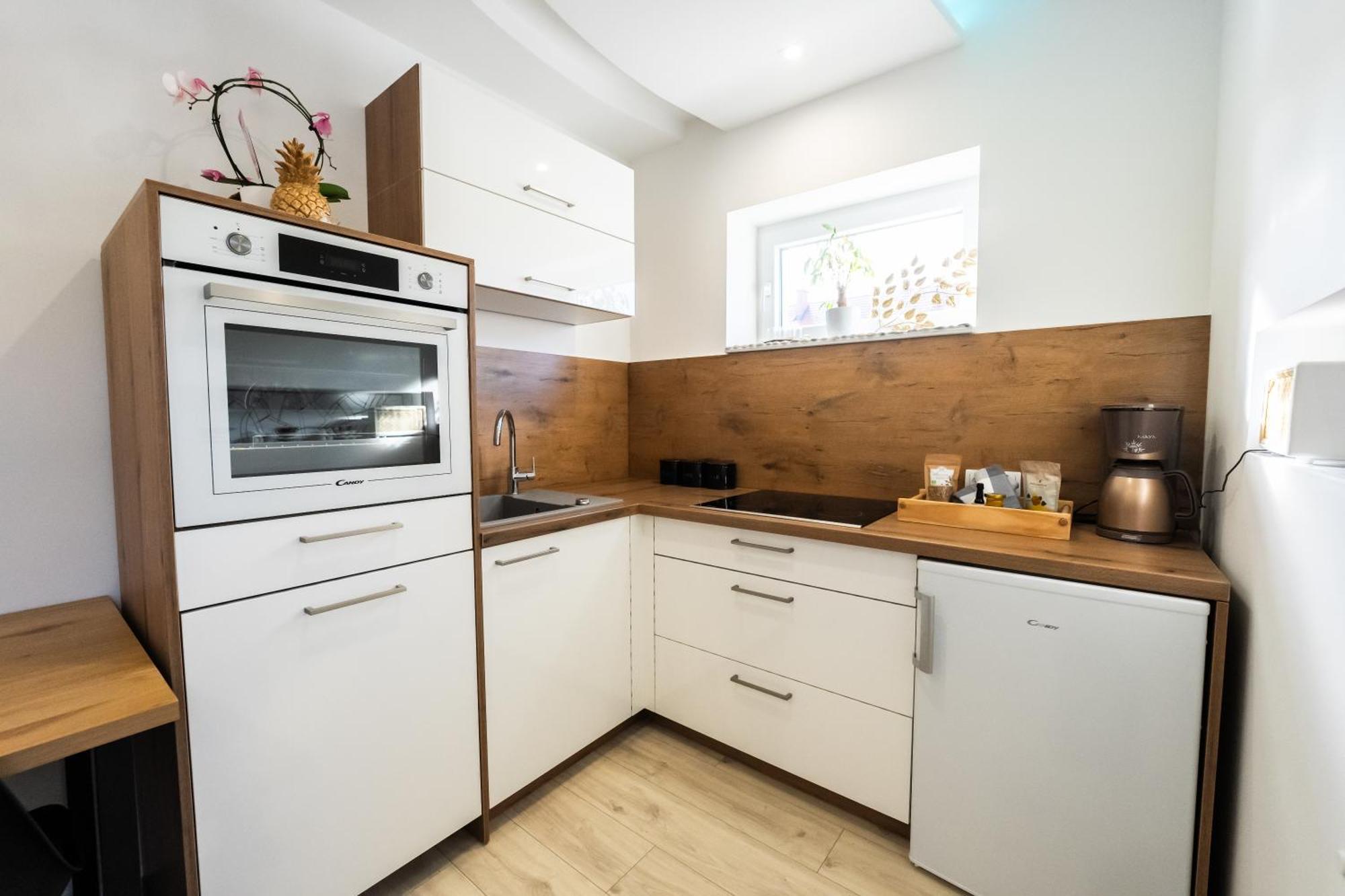 Luxe Apartments ليوتومير المظهر الخارجي الصورة