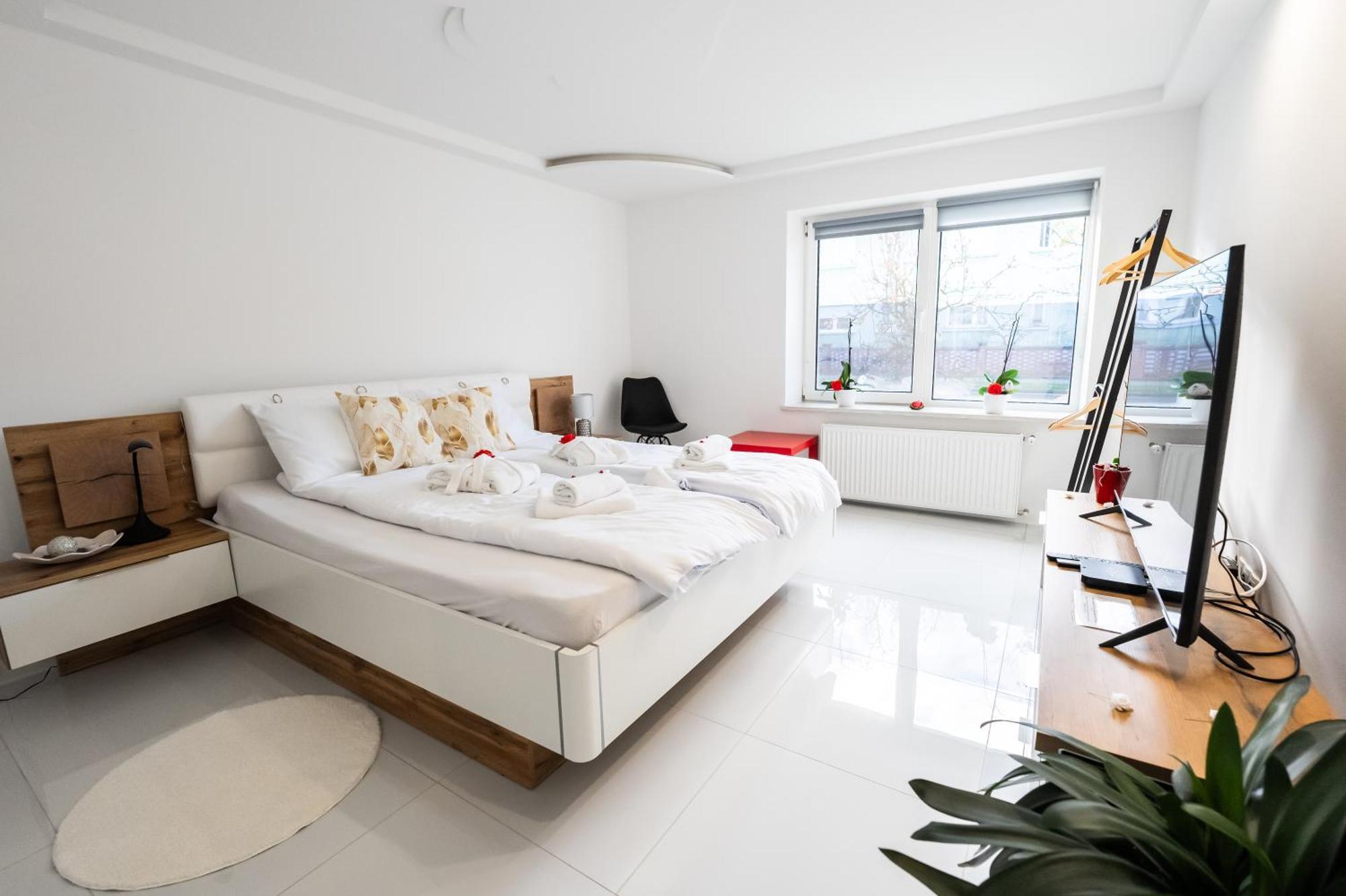 Luxe Apartments ليوتومير المظهر الخارجي الصورة