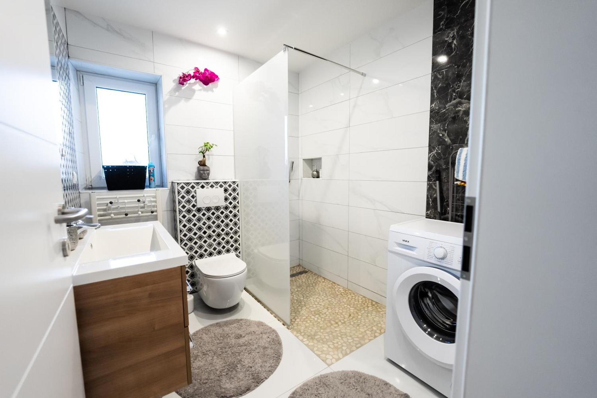 Luxe Apartments ليوتومير المظهر الخارجي الصورة